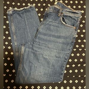 Abercrombie& Fitch 90’s Straight Ultra High Rise Denim Jeans- size 33/16r